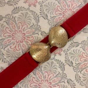 Interlocking seashell clasp, stretch belt